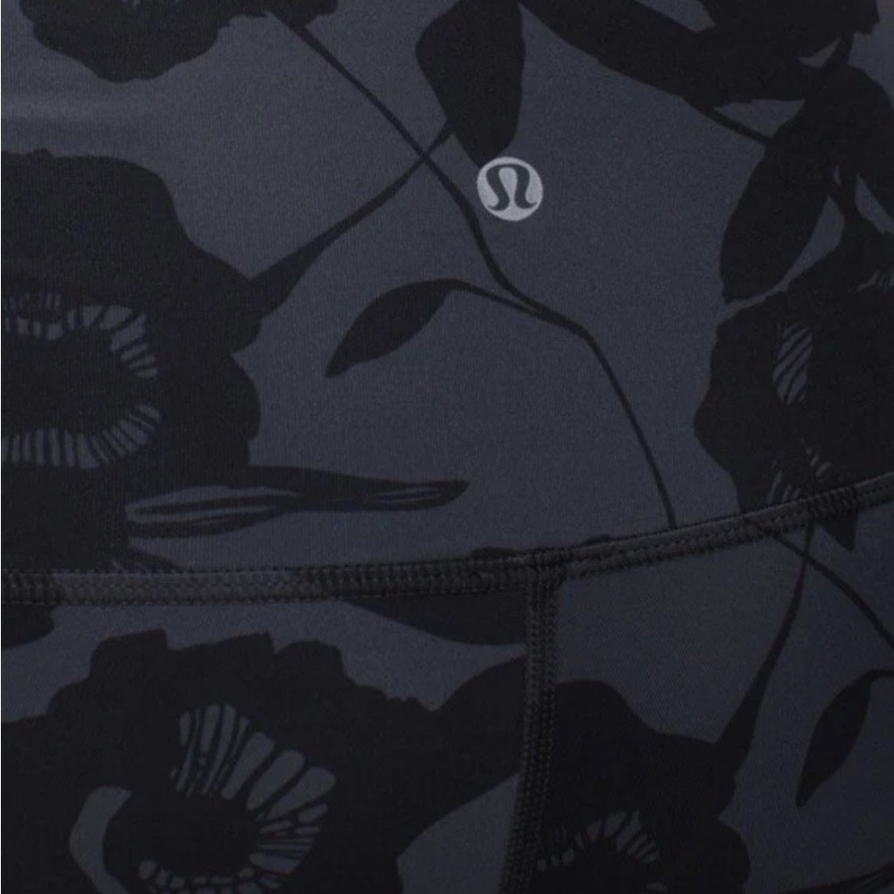 Lululemon Wunder Under Leggings. Luxtreme size 8. Like New! 28” length.